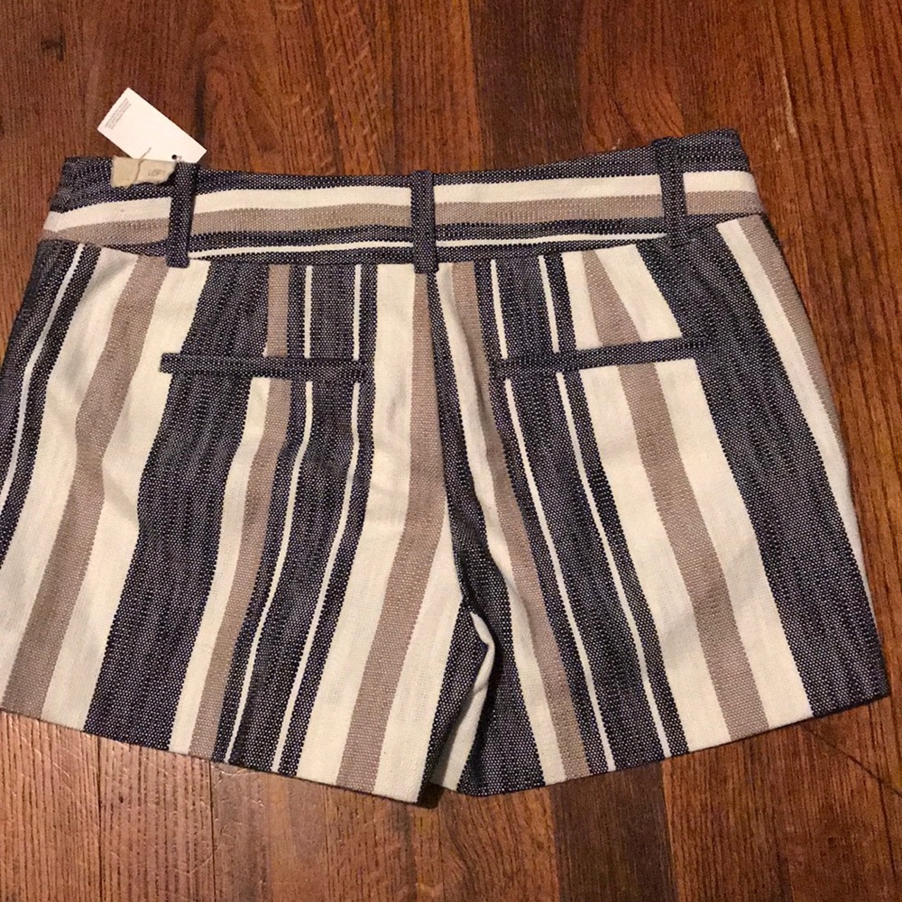 New striped Loft shorts - Picture 2 of 3